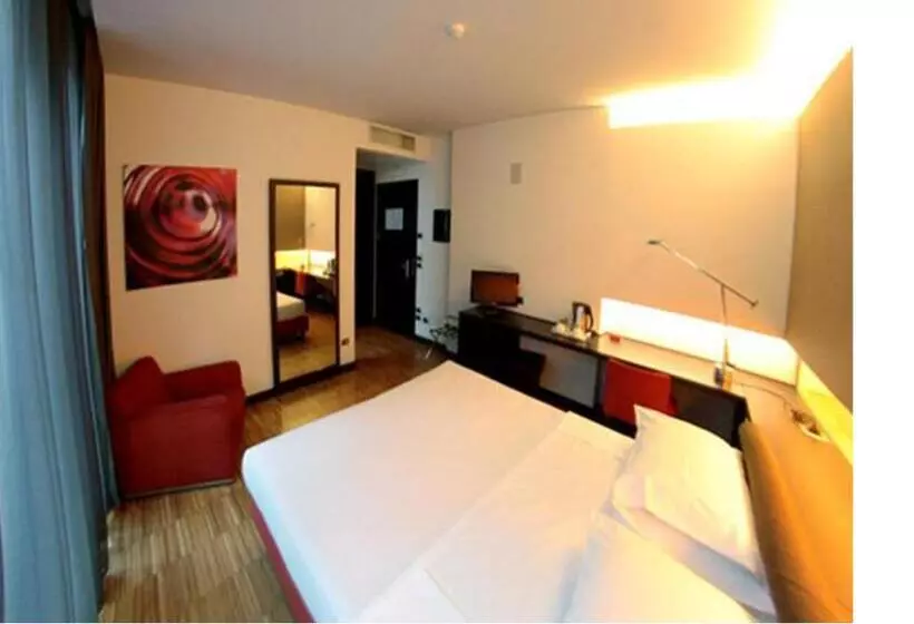 Standardrum, Postumia Hotel Design