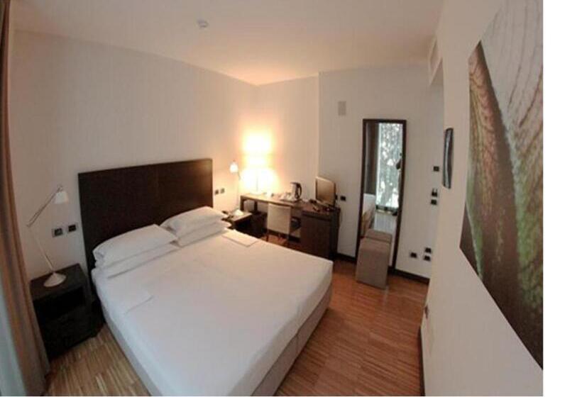 غرفة قياسية, Postumia Hotel Design