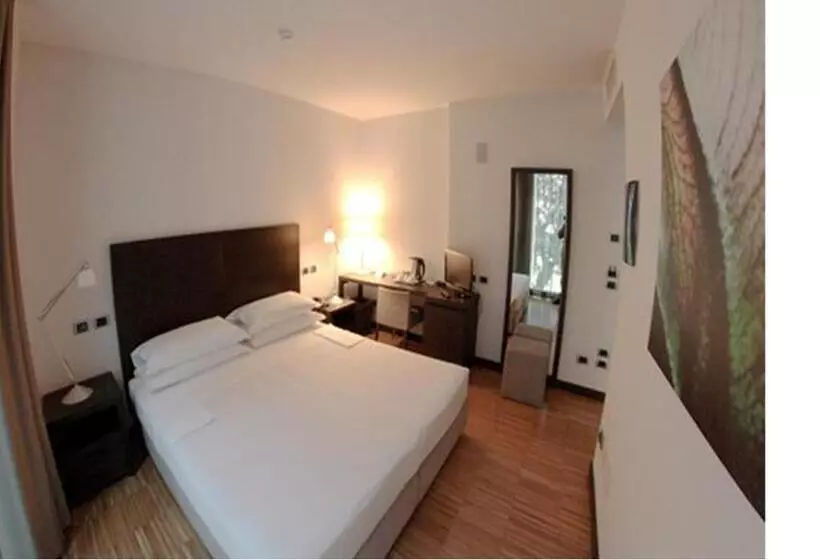 Standardrum, Postumia Hotel Design