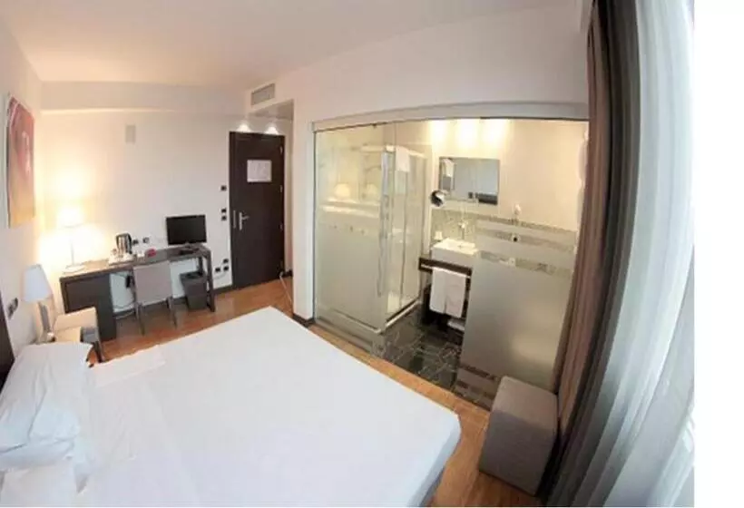 Juniorsvit, Postumia Hotel Design