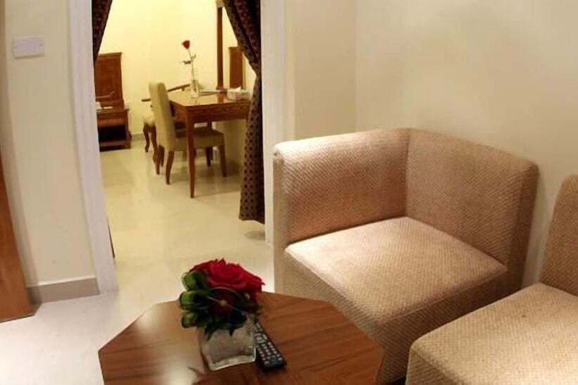 سوییت جونیور, Al Muntazah Plaza