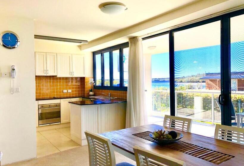 דירת חדר, Boathouse Resort