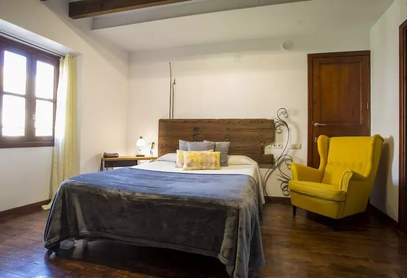 Basic-huone, Can Joan Capo  Adults Only