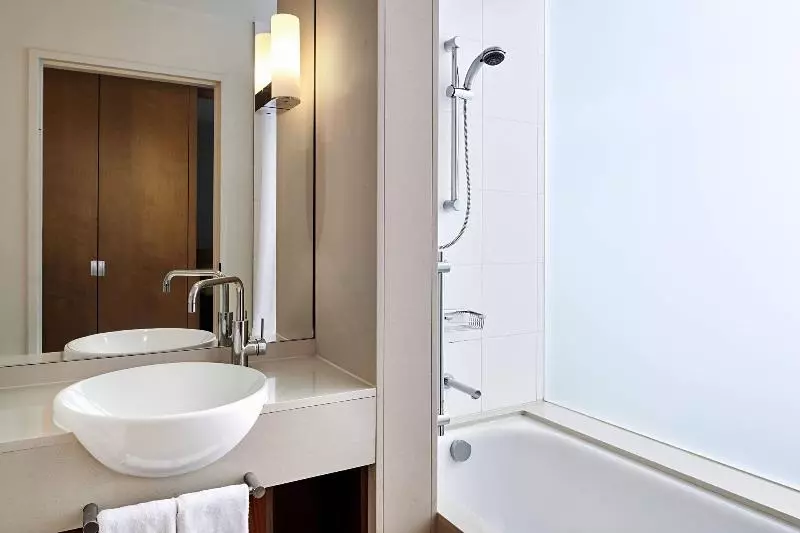 キングサイズベッドのスタンダードルーム, Courtyard By Marriott Sydney North Ryde