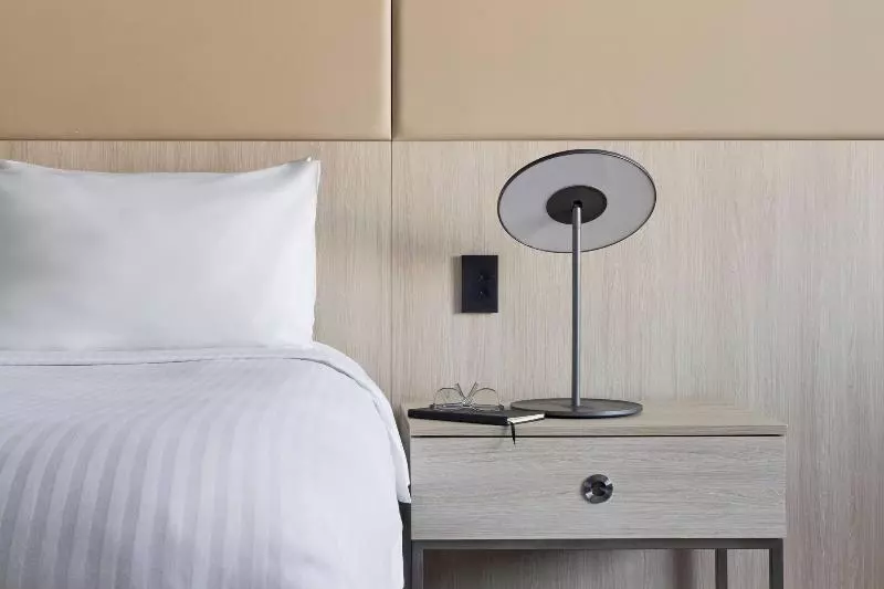 キングサイズベッドのスタンダードルーム, Courtyard By Marriott Sydney North Ryde