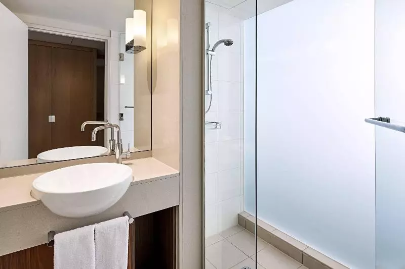 キングサイズベッドのスタンダードルーム, Courtyard By Marriott Sydney North Ryde