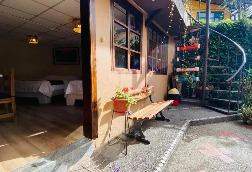 Standaardkamer met 2 Tweepersoonsbedden, Hostal Alcala