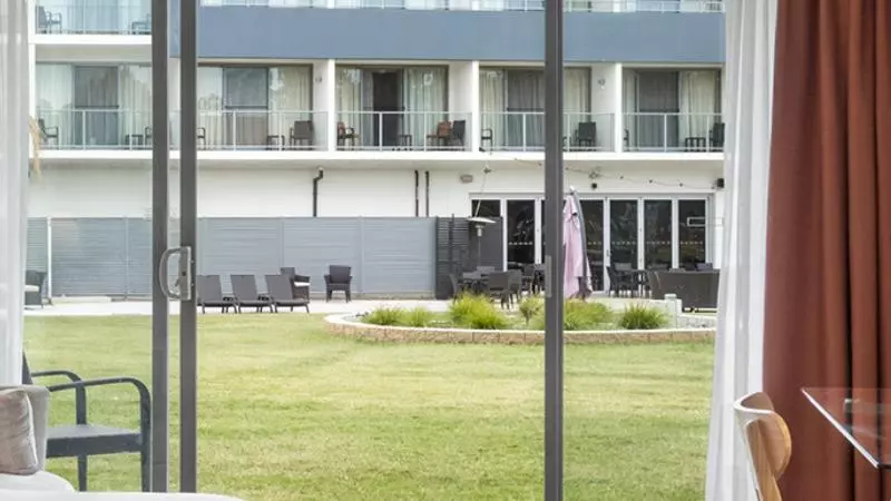 身障者適用キングサイズベッドルーム, Rydges Resort Hunter Valley