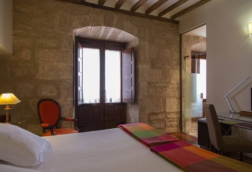 اتاق سوپریور, La Capellanía