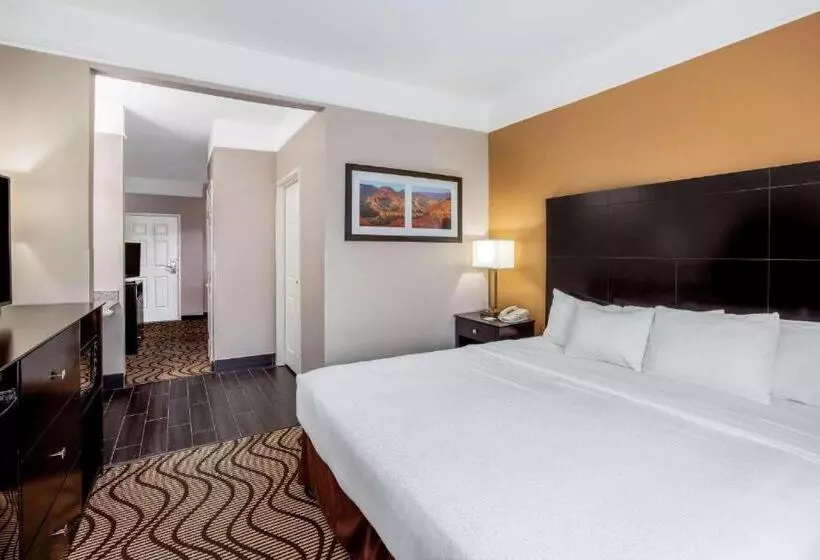 身障者適用キングサイズベッドルーム, La Quinta By Wyndham Pasadena