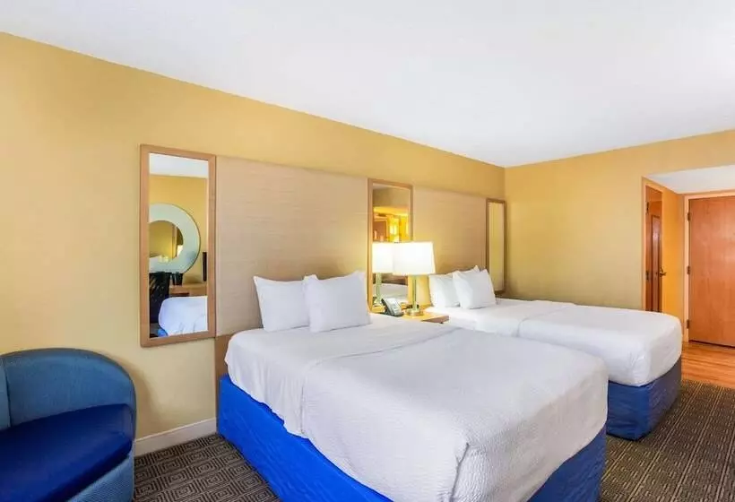 ２ダブルベッドのスタンダードルーム, La Quinta By Wyndham Sarasota Downtown