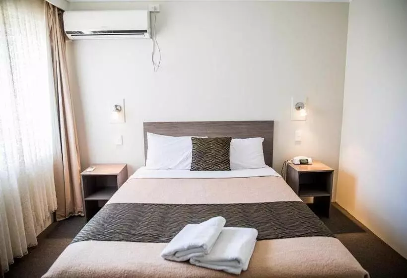 スタンダードルーム, Lilac City Motor Inn & Steakhouse