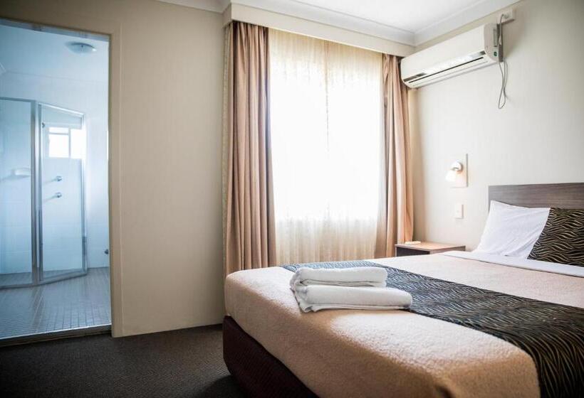 Люкс 2 Спальни, Lilac City Motor Inn & Steakhouse