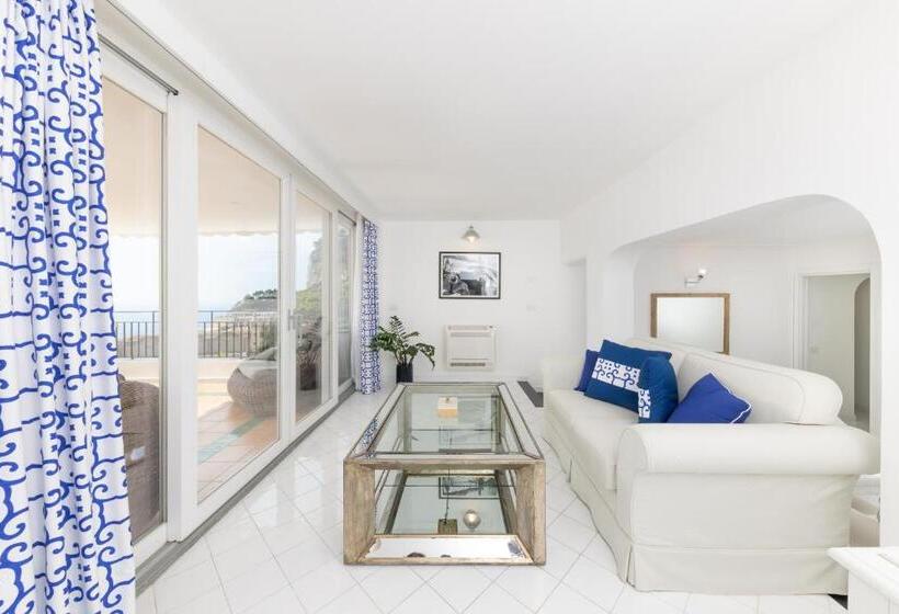 2 Bedrooms Suite Sea View, Mamela