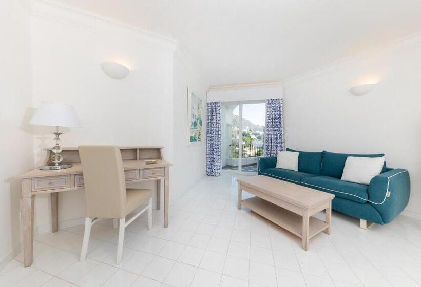 サイドオーシャンビュースタンダードルーム, Mamela