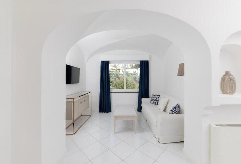 جناح جونيور مطل على الحديقة, Mamela