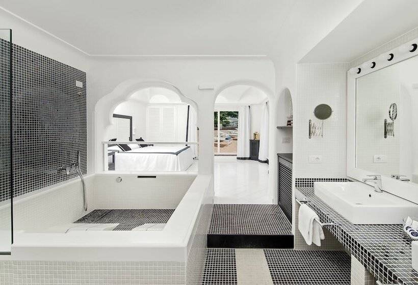 2 Bedrooms Suite Sea View, Mamela