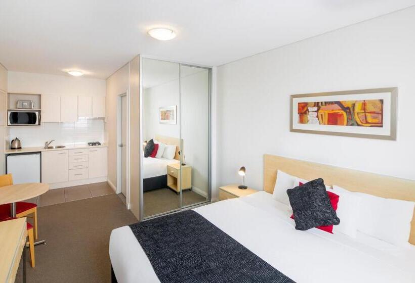 스탠다드 스튜디오, Mantra Castle Hill Sydney, An Accor