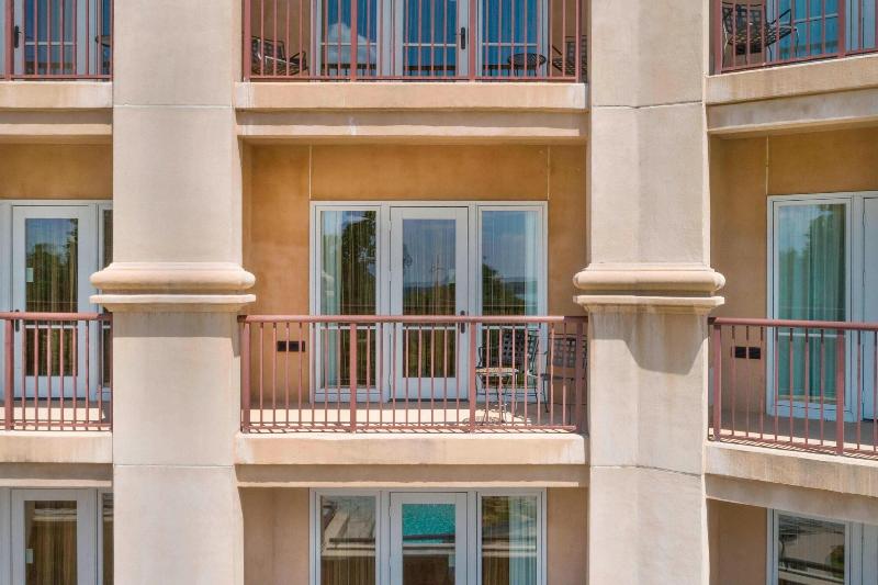 クイーンサイズベッドのスタンダードルーム, Renaissance Shoals Resort And Spa