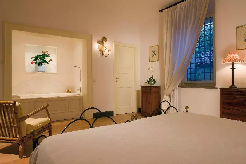 コンフォートルーム, Palazzo Belmonte