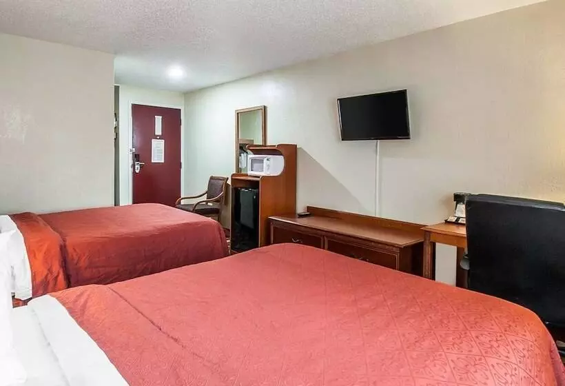 ２ダブルベッドのスタンダードルーム, Quality Inn & Suites Kansas City I435n Near Sports Complex