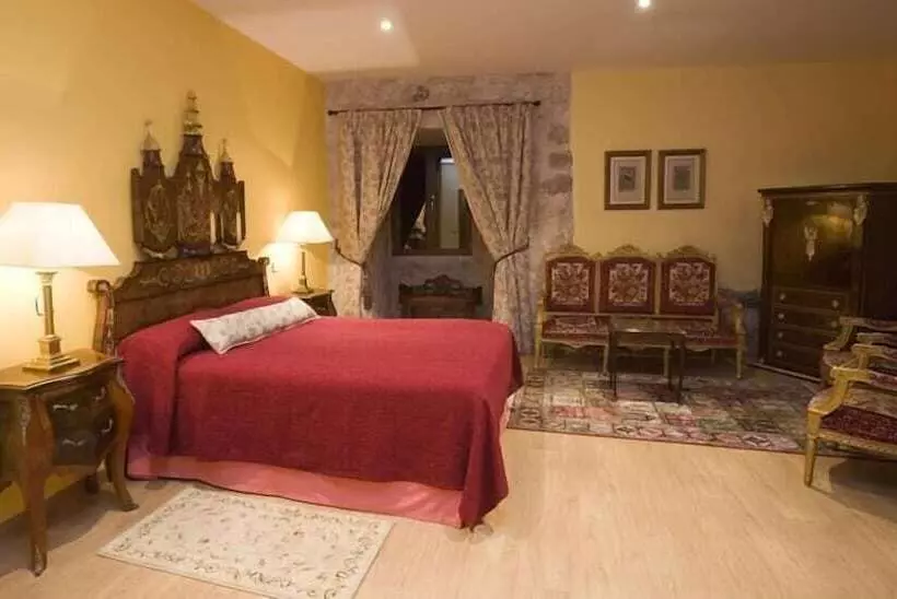 スイート, Residencia Real Del Castillo De Curiel