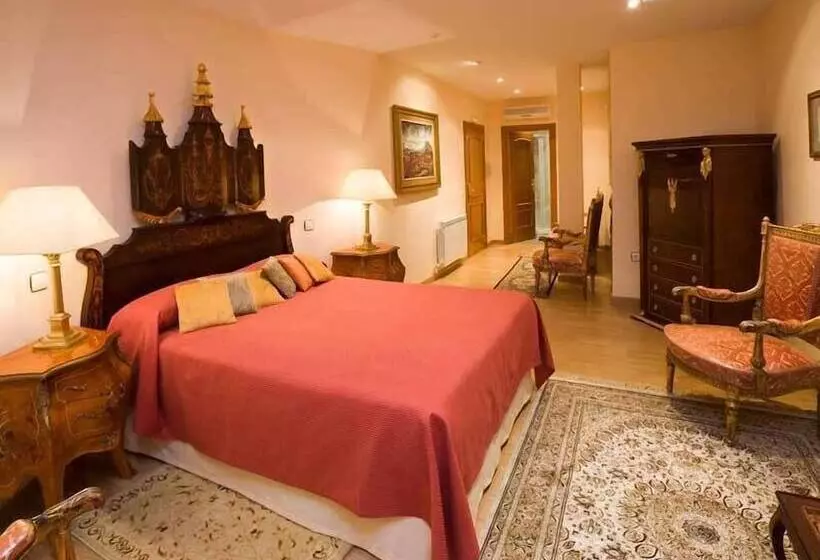 スイート, Residencia Real Del Castillo De Curiel