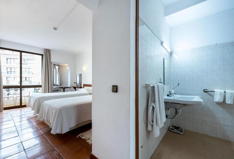 غرفة قياسية, Residencial Salema