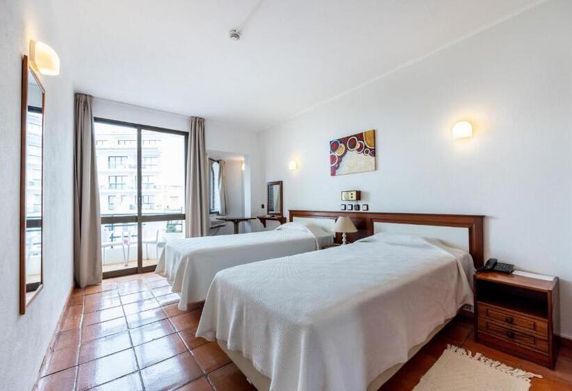 غرفة قياسية, Residencial Salema