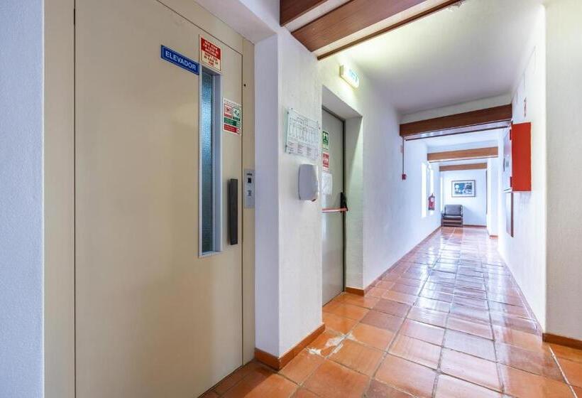 غرفة قياسية, Residencial Salema