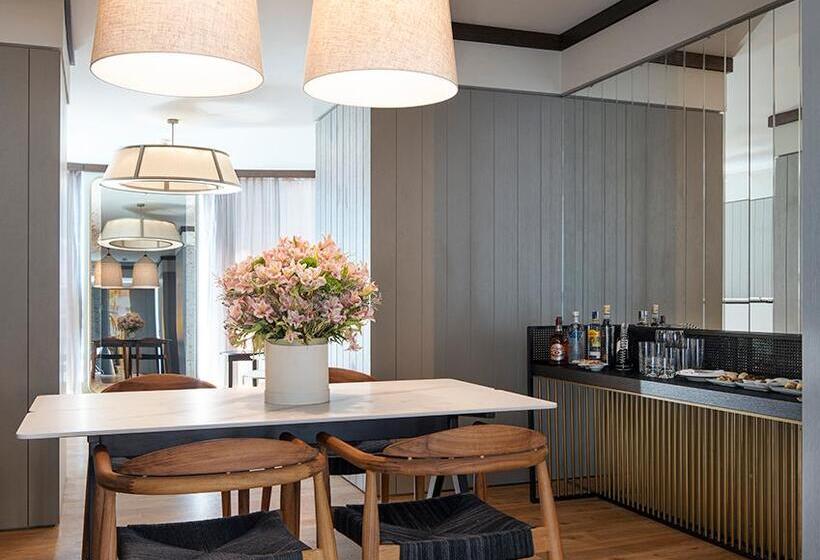 מיטת קינג בסוויטה, Voyage Belek Golf & Spa