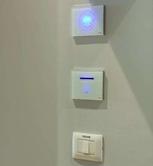 اتاق لوکس با بالکن, Youme Design Place