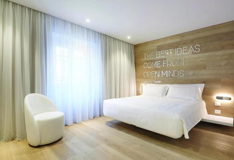 سوییت جونیور لوکس, Youme Design Place