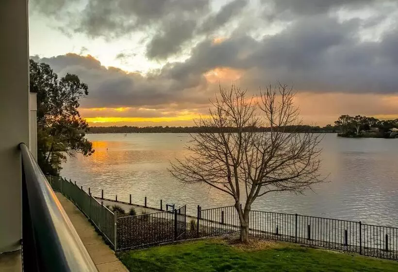ファミリールーム, Nagambie Waterfront Motel