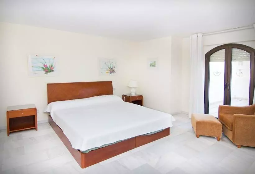 آپارتمان 3 خوابه با چشمانداز دریا, Park Plaza Suites Apartamentos