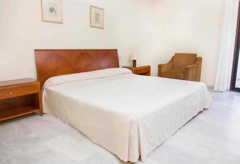 Апартаменты 3 Спальни, Park Plaza Suites Apartamentos