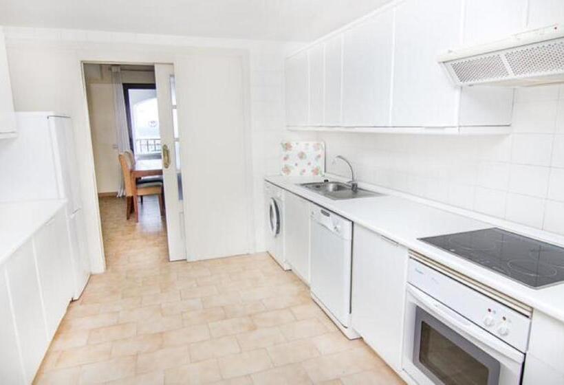 Апартаменты 3 Спальни, Park Plaza Suites Apartamentos