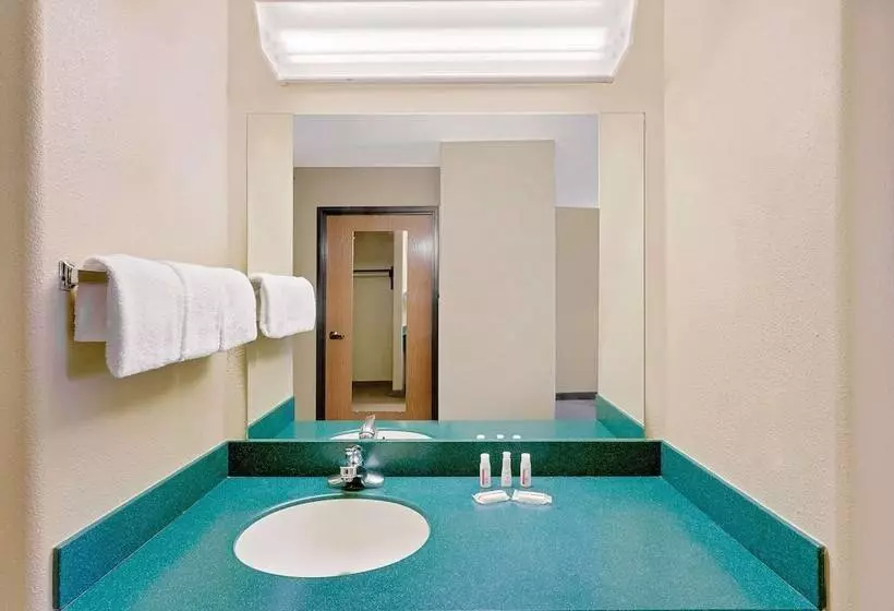 ２ダブルベッドのスタンダードルーム, Pinedale Hotel & Suites