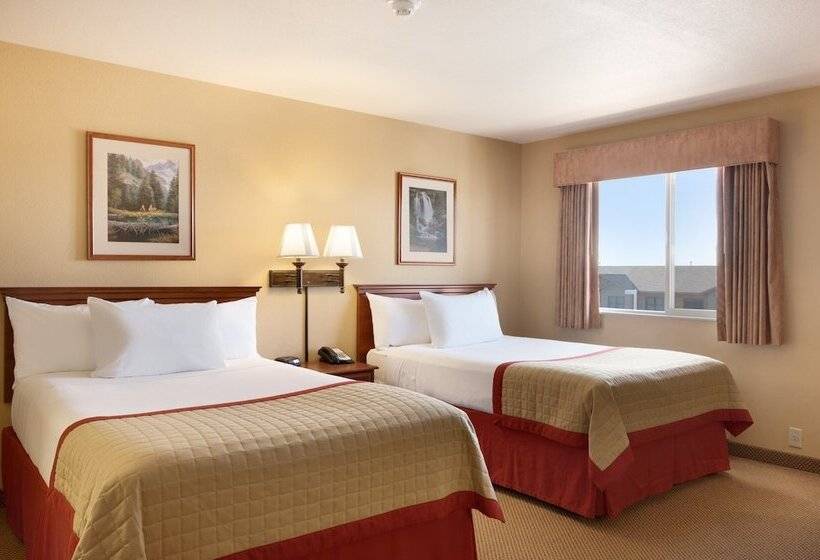 غرفه قياسيه سريرين مزدوجين, Pinedale Hotel & Suites