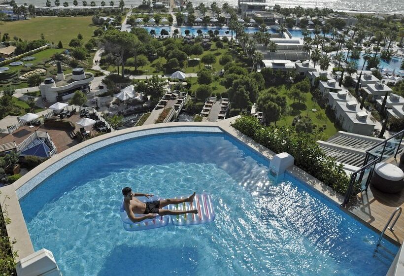 מיטת קינג בסוויטה, Susesi Luxury Resort