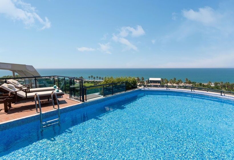 מיטת קינג בסוויטה, Susesi Luxury Resort