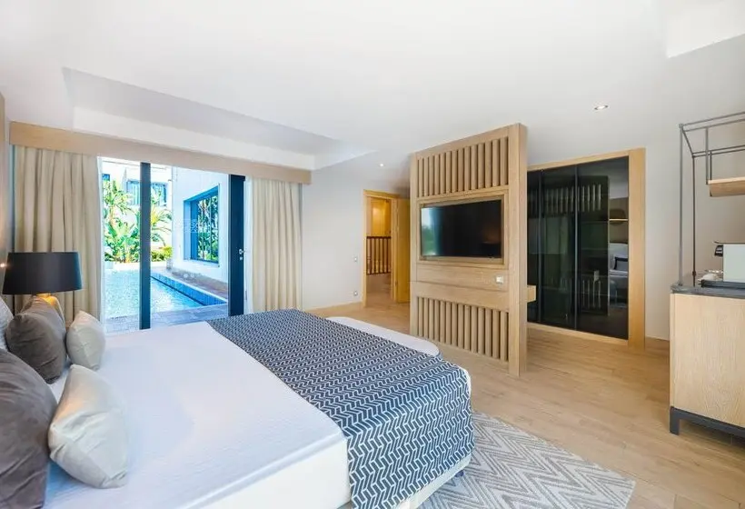Swim-up suite, Susesi Luxury Resort