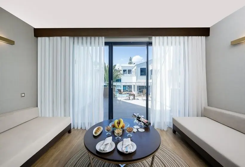 プールの見えるデラックスルーム, Susesi Luxury Resort