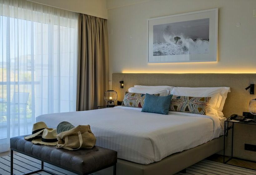 غرفة بريميوم مطلّة علي البحر, Crowne Plaza Caparica Lisbon