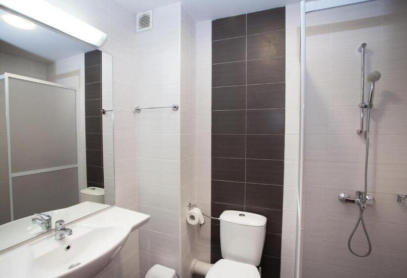 غرفة عائلية ذات إطلالة جانبية على البحر, Bisser Hotel Free Parking Free Pool Access