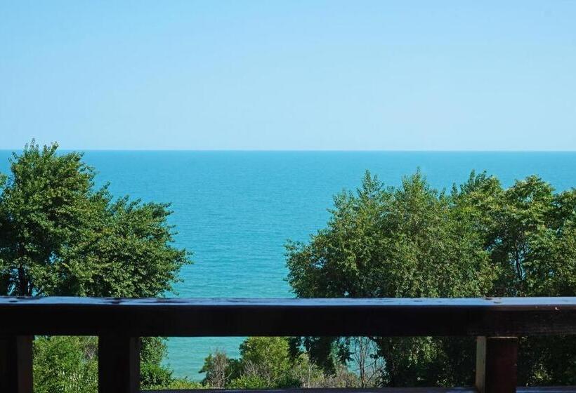 جناح مطلّ علي البحر, Bisser Hotel Free Parking Free Pool Access