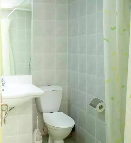 اتاق سوپریور سه تخته, Bisser Hotel   Free Parking   Free Pool Access