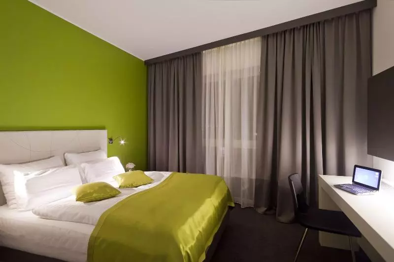 Suite Junior, Crowne Plaza Caparica Lisbon