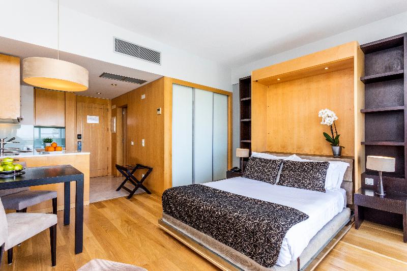 إستوديو قياسى, Crowne Plaza Caparica Lisbon