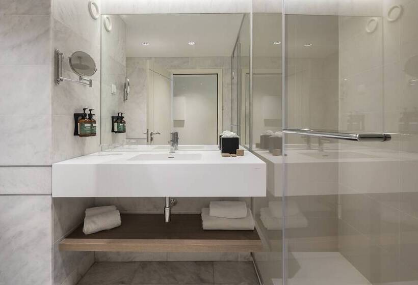 اتاق پرمیوم, Crowne Plaza Caparica Lisbon